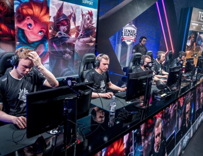 How did esports turn from a hobby into a professional sport?